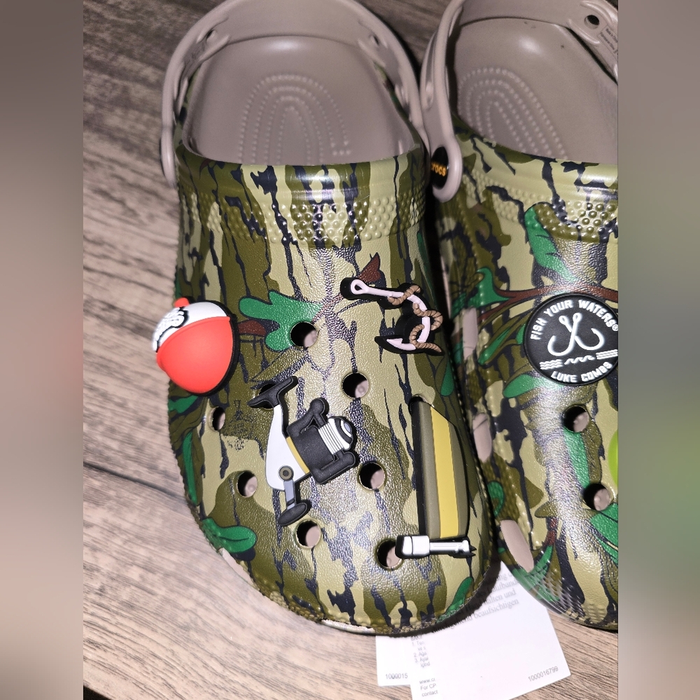 Luke combs croc 8